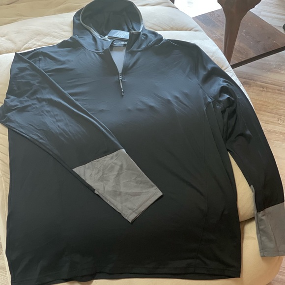 Under Armour Black Lightweight Hoodie Quarter Zip - Brand New with Tags - Picture 3 of 7